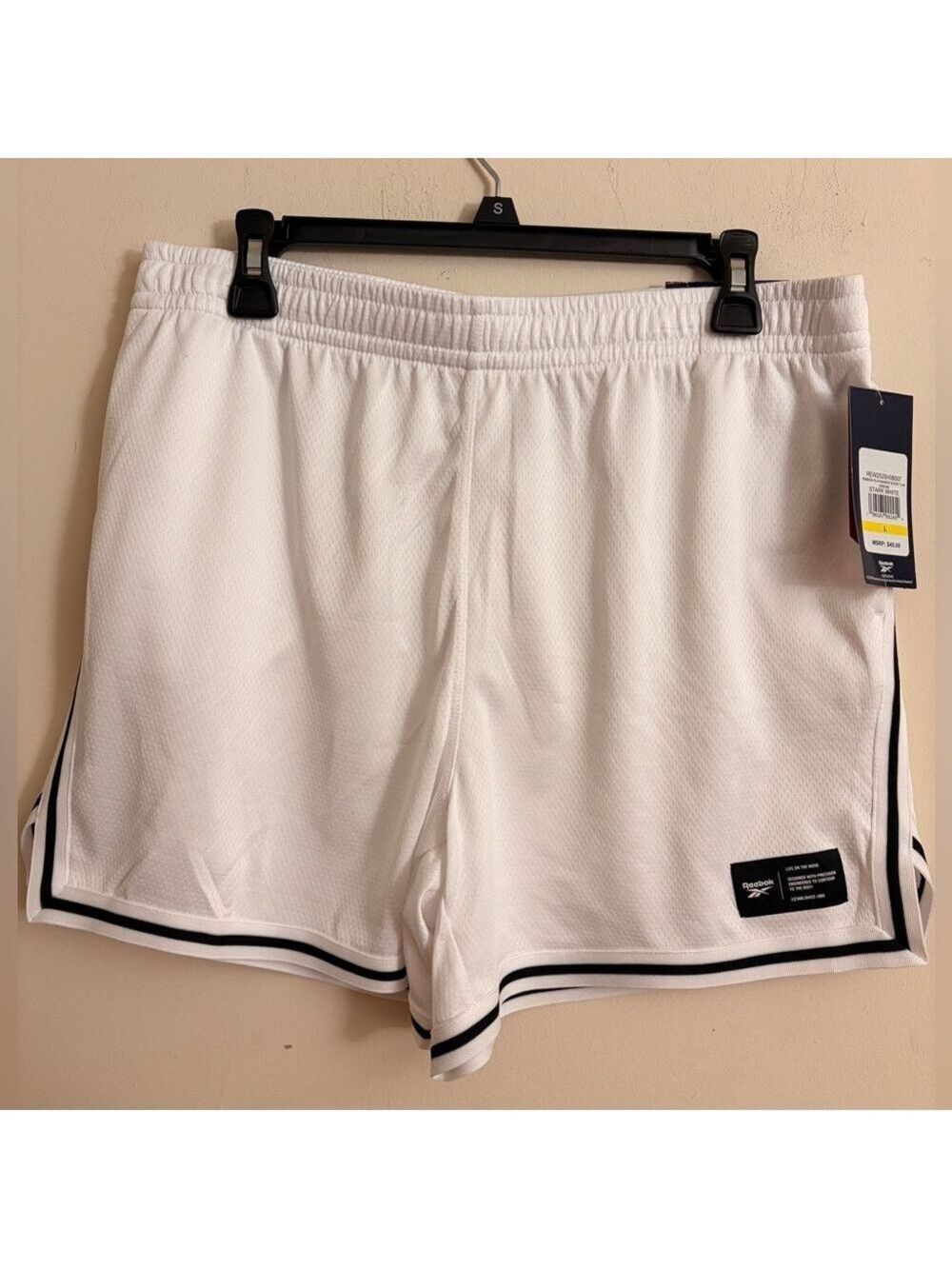 Reebok Women's White Ribbon Playmaker Relaxed 5’ Inseam Shorts Size L NWT